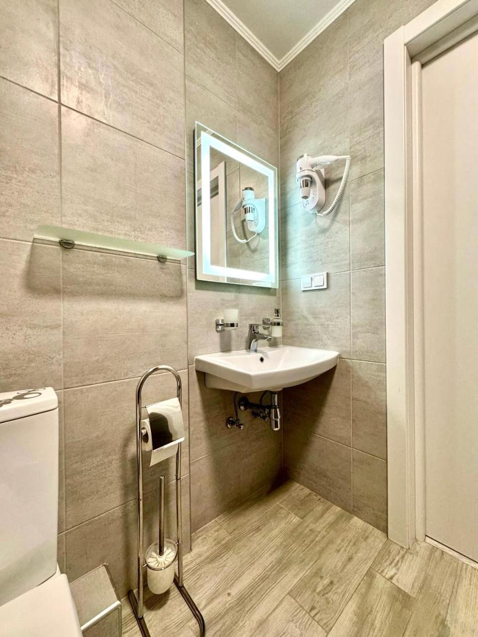 Apartpoltava Апартаменти Бізнес-Класу В Престижній Новобудові З Панорамним Балконом Центр Exteriör bild
