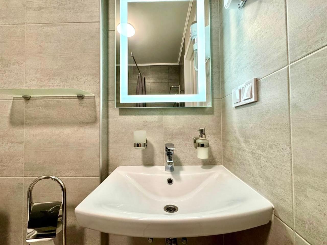 Apartpoltava Апартаменти Бізнес-Класу В Престижній Новобудові З Панорамним Балконом Центр Exteriör bild