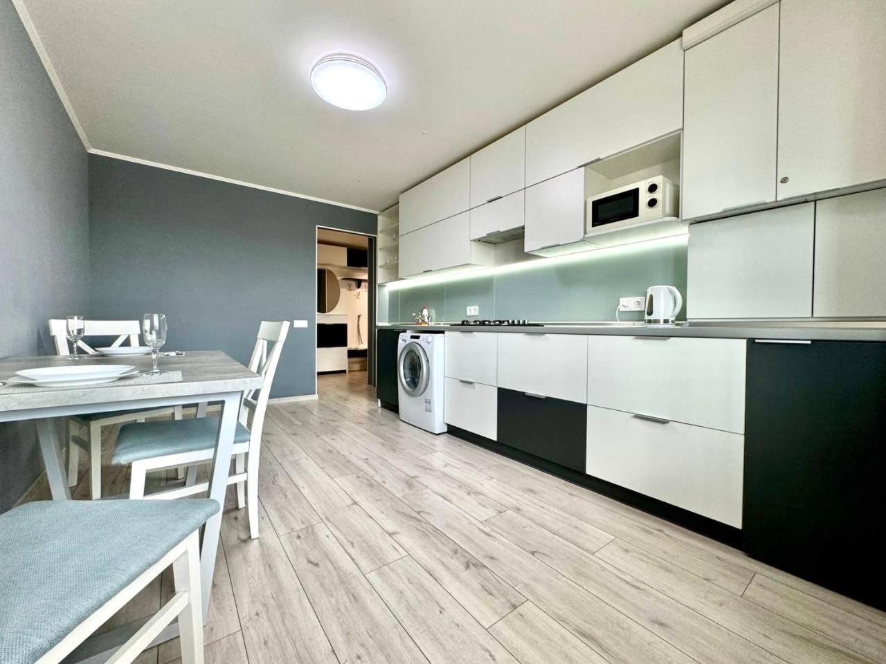 Apartpoltava Апартаменти Бізнес-Класу В Престижній Новобудові З Панорамним Балконом Центр Exteriör bild